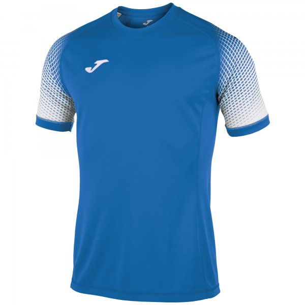 JOMA SHORT-SLEEVED T-SHIRT WITH A ROUND COLLAR. FEATURES FLATLOCK SEAMS ON SLEEVES TO PREVENT CHAFING, SILKSCREENED LOGO, AND MICRO-MESH TECHNOLOGY TO ASSIST THE SPORTSPERSON&RSQUO;S BREATHABILITY.